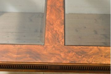 中古　美品　DREXEL HERITAGE(ドレクセルヘリテイジ)　Cameo Classics(キャメオクラシックス)　クラシカルな佇まいのカクテルテーブル(定価約68万円)(ローテーブル、センターテーブル)(R-057107)