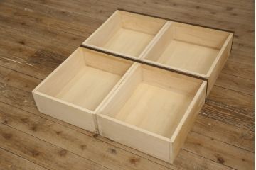 中古　美品　星野民藝(星野民芸)　どっしりとした佇まいと個性的な木目が魅力的なサイドボード(キャビネット、収納棚、戸棚)(R-057110)