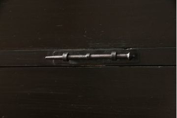 和製アンティーク　前面ケヤキ(欅)材　重厚感あふれる観音開き時代箪笥(和箪笥、収納タンス、チェスト、引き出し)(R-057112)