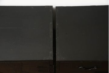 和製アンティーク　前面ケヤキ(欅)材　重厚感あふれる観音開き時代箪笥(和箪笥、収納タンス、チェスト、引き出し)(R-057112)