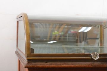 フランスアンティーク　真鍮枠　お洒落なディスプレイが叶う脚付きガラスケース(ショーケース、陳列棚)(R-057117)