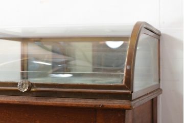 フランスアンティーク　真鍮枠　お洒落なディスプレイが叶う脚付きガラスケース(ショーケース、陳列棚)(R-057117)