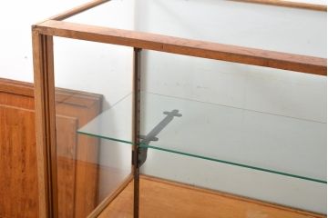 イギリスアンティーク　オーク材　気品あふれるディスプレイが叶うカウンターガラスケース(ショーケース、店舗什器、陳列棚)(R-057118)