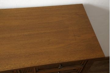 中古　美品　DREXEL HERITAGE(ドレクセルヘリテイジ)　FRANCESCA(フランチェスカ)シリーズ　優美なデザインのチェスト(引き出し)(定価約84万円)(R-057129)
