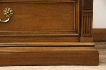 中古　美品　DREXEL HERITAGE(ドレクセルヘリテイジ)　FRANCESCA(フランチェスカ)シリーズ　優美なデザインのチェスト(引き出し)(定価約84万円)(R-057129)