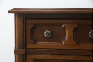 中古　DREXEL HERITAGE(ドレクセルヘリテイジ)　Italian Provincial(イタリアンプロヴィンシャル)　優雅な縦型のサイドチェスト(ドロワー、引き出し)(定価約48万円)(R-057130)