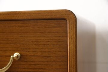 中古　美品　金惣一作　漆塗り　上品でモダンな雰囲気を醸し出す加茂総桐箪笥(総桐たんす、引き出し、チェスト、衣装タンス)(R-057139)