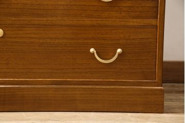 中古　美品　金惣一作　漆塗り　上品でモダンな雰囲気を醸し出す加茂総桐箪笥(総桐たんす、引き出し、チェスト、衣装タンス)(R-057139)