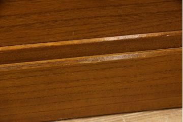 中古　美品　金惣一作　漆塗り　上品でモダンな雰囲気を醸し出す加茂総桐箪笥(総桐たんす、引き出し、チェスト、衣装タンス)(R-057139)