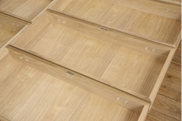中古　美品　伝統工芸品　田中家具製作所　伝統工芸士　桐匠 稔光作　初音の総桐箪笥　渋い色味が魅力的な大阪泉州桐箪笥(総桐箪笥、総桐たんす、引き出し、サイドチェスト、衣装タンス)(定価約150万円)(R-057140)