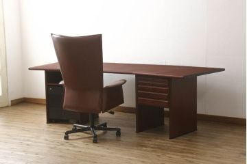 中古　美品　希少!イタリア高級家具　すべて本革張りの贅沢な作り!デスクとチェアのセット(レザー、机、椅子、イス)(R-057144)