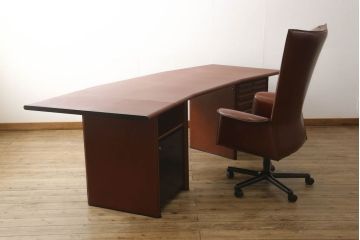 中古　美品　希少!イタリア高級家具　すべて本革張りの贅沢な作り!デスクとチェアのセット(レザー、机、椅子、イス)(R-057144)