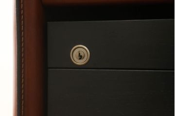 中古　美品　希少!イタリア高級家具　すべて本革張りの贅沢な作り!デスクとチェアのセット(レザー、机、椅子、イス)(R-057144)