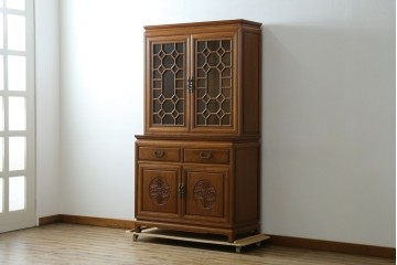 アジアンビンテージ　オリエンタル調の凝ったデザインが魅力の唐木製キャビネット　(R-057152)