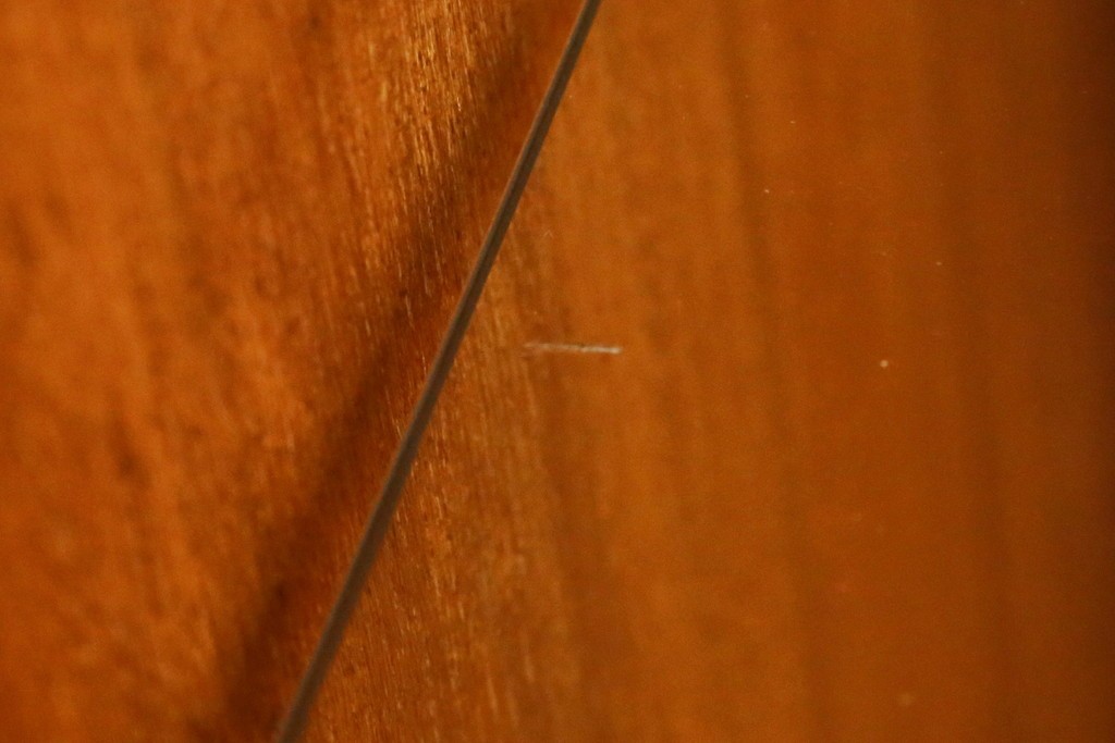 アジアンビンテージ　オリエンタル調の凝ったデザインが魅力の唐木製キャビネット　(R-057152)