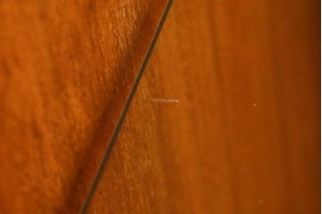 アジアンビンテージ　オリエンタル調の凝ったデザインが魅力の唐木製キャビネット　(R-057152)