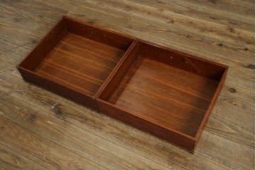 アジアンビンテージ　オリエンタル調の凝ったデザインが魅力の唐木製キャビネット　(R-057152)