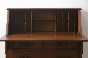ビンテージ家具　オリエンタルなデザインが目を引くライティングビューロー(引き出し、チェスト、在宅用、在宅ワーク用デスク)(R-057155)