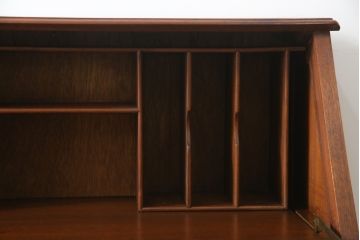 ビンテージ家具　オリエンタルなデザインが目を引くライティングビューロー(引き出し、チェスト、在宅用、在宅ワーク用デスク)(R-057155)