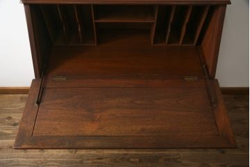 ビンテージ家具　オリエンタルなデザインが目を引くライティングビューロー(引き出し、チェスト、在宅用、在宅ワーク用デスク)(R-057155)