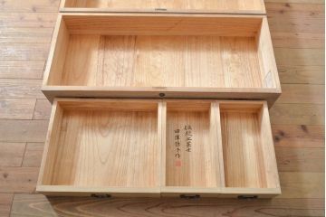 中古　伝統工芸士　田澤謙介作　隠し付き　七宝模様の金具が上品な和を高める加茂桐箪笥(胴丸、桐たんす、着物箪笥、和タンス、衣装タンス)(定価約140万円)(R-057179)