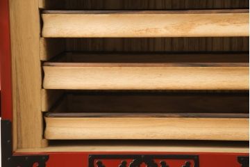 最高級!　手打ち金具と朱塗りのコントラストが美しい米沢箪笥(総桐箪笥、民芸箪笥、着物箪笥、衣装タンス、和たんす)(R-057184)