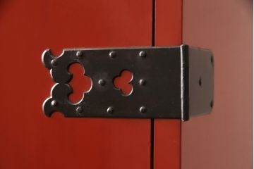 最高級!　手打ち金具と朱塗りのコントラストが美しい米沢箪笥(総桐箪笥、民芸箪笥、着物箪笥、衣装タンス、和たんす)(R-057184)