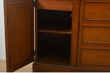 中古　DREXEL HERITAGE(ドレクセルヘリテイジ)　Triune(トライユン)　凛とした佇まいの食器棚(定価約90万円)(カップボード、キャビネット、収納棚、飾り棚)(R-057185)