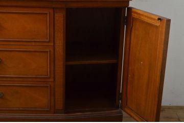 中古　DREXEL HERITAGE(ドレクセルヘリテイジ)　Triune(トライユン)　凛とした佇まいの食器棚(定価約90万円)(カップボード、キャビネット、収納棚、飾り棚)(R-057185)