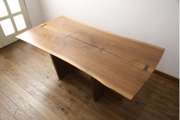 中古　美品　ジョージナカシマ(桜製作所)　MINGUREN DINING(ミングレンダイニング)　美しい木目とどっしりとした佇まいが魅力的なダイニングテーブル(ジョージ・ナカシマ)(定価約120万円)(R-057187)