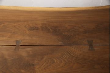 中古　美品　ジョージナカシマ(桜製作所)　MINGUREN DINING(ミングレンダイニング)　美しい木目とどっしりとした佇まいが魅力的なダイニングテーブル(ジョージ・ナカシマ)(定価約120万円)(R-057187)