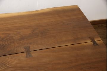 中古　美品　ジョージナカシマ(桜製作所)　MINGUREN DINING(ミングレンダイニング)　美しい木目とどっしりとした佇まいが魅力的なダイニングテーブル(ジョージ・ナカシマ)(定価約120万円)(R-057187)