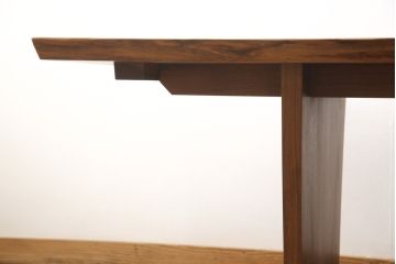 中古　美品　ジョージナカシマ(桜製作所)　MINGUREN DINING(ミングレンダイニング)　美しい木目とどっしりとした佇まいが魅力的なダイニングテーブル(ジョージ・ナカシマ)(定価約120万円)(R-057187)