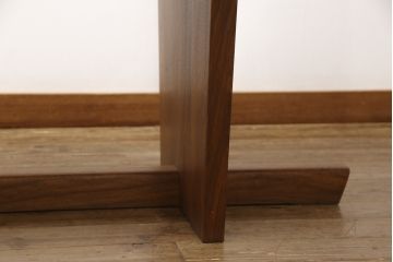 中古　美品　ジョージナカシマ(桜製作所)　MINGUREN DINING(ミングレンダイニング)　美しい木目とどっしりとした佇まいが魅力的なダイニングテーブル(ジョージ・ナカシマ)(定価約120万円)(R-057187)