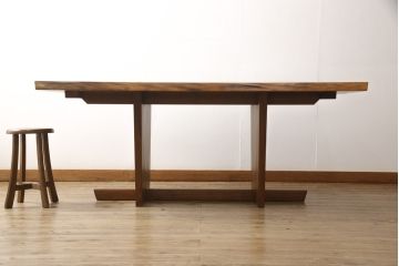 中古　美品　ジョージナカシマ(桜製作所)　MINGUREN DINING(ミングレンダイニング)　美しい木目とどっしりとした佇まいが魅力的なダイニングテーブル(ジョージ・ナカシマ)(定価約120万円)(R-057187)