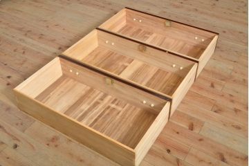 中古　美品　ケヤキ(欅)材・中桐　落ち着いた品のある佇まいが魅力的な国産民芸箪笥(和箪笥、衣装箪笥、収納箪笥、引き出し、チェスト)(R-057189)