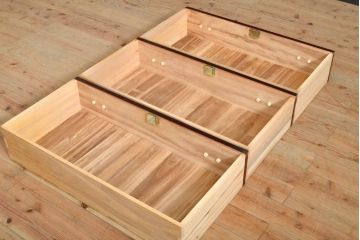 中古　美品　ケヤキ(欅)材・中桐　落ち着いた品のある佇まいが魅力的な国産民芸箪笥(和箪笥、衣装箪笥、収納箪笥、引き出し、チェスト)(R-057191)