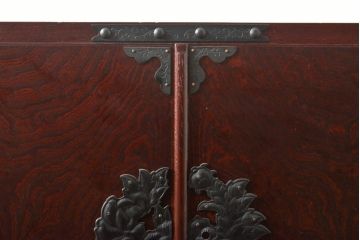 中古　美品　ケヤキ(欅)材・中桐　落ち着いた品のある佇まいが魅力的な国産民芸箪笥(和箪笥、衣装箪笥、収納箪笥、引き出し、チェスト)(R-057191)
