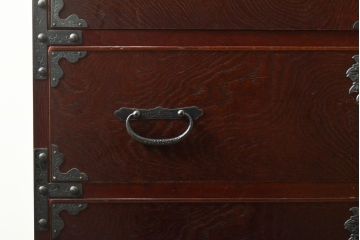 中古　美品　ケヤキ(欅)材・中桐　落ち着いた品のある佇まいが魅力的な国産民芸箪笥(和箪笥、衣装箪笥、収納箪笥、引き出し、チェスト)(R-057191)