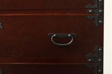 中古　美品　ケヤキ(欅)材・中桐　落ち着いた品のある佇まいが魅力的な国産民芸箪笥(和箪笥、衣装箪笥、収納箪笥、引き出し、チェスト)(R-057191)
