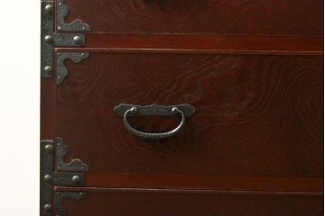 中古　美品　ケヤキ(欅)材・中桐　落ち着いた品のある佇まいが魅力的な国産民芸箪笥(和箪笥、衣装箪笥、収納箪笥、引き出し、チェスト)(R-057191)