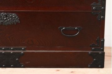 中古　美品　ケヤキ(欅)材・中桐　落ち着いた品のある佇まいが魅力的な国産民芸箪笥(和箪笥、衣装箪笥、収納箪笥、引き出し、チェスト)(R-057191)