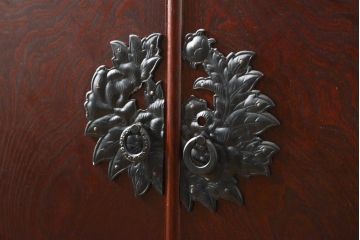 中古　美品　ケヤキ(欅)材・中桐　落ち着いた品のある佇まいが魅力的な国産民芸箪笥(和箪笥、衣装箪笥、収納箪笥、引き出し、チェスト)(R-057191)