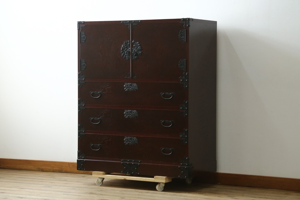中古　美品　ケヤキ(欅)材・中桐　落ち着いた品のある佇まいが魅力的な国産民芸箪笥　(R-057191)