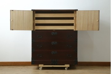中古　美品　ケヤキ(欅)材・中桐　落ち着いた品のある佇まいが魅力的な国産民芸箪笥　(R-057191)