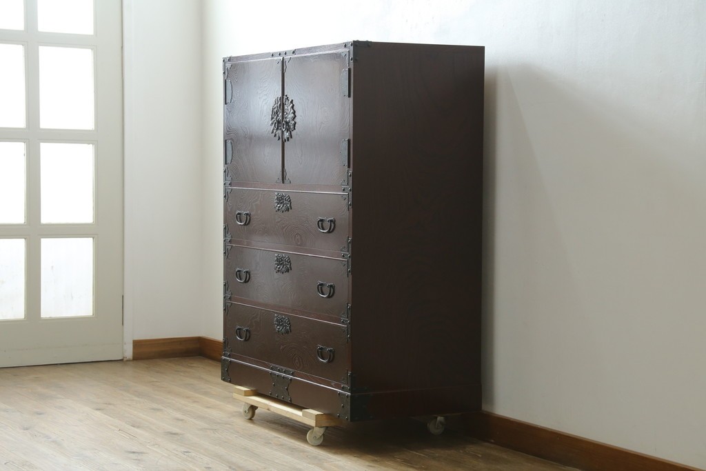中古　美品　ケヤキ(欅)材・中桐　落ち着いた品のある佇まいが魅力的な国産民芸箪笥　(R-057191)