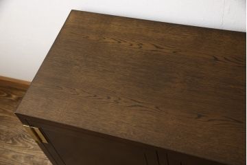 中古　美品　カリモク家具(karimoku)　domani(ドマーニ)　Morganton(モーガントン)　ヒッコリーブラウン　直線的でシンプルなデザインが目を引くサイドボード(ローボード、収納棚、引き出し、サイドキャビネット)(R-057199)