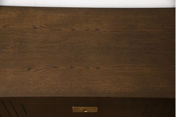 中古　美品　カリモク家具(karimoku)　domani(ドマーニ)　Morganton(モーガントン)　ヒッコリーブラウン　直線的でシンプルなデザインが目を引くサイドボード(ローボード、収納棚、引き出し、サイドキャビネット)(R-057199)