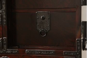 中古　美品　民芸家具　熊野洞　木地呂塗り　欅(ケヤキ)　落ち着きのある色合いと取り入れやすいサイズが魅力の仙台箪笥(整理タンス、収納箪笥、引き出し、サイドチェスト)(R-057200)