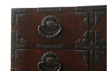 中古　美品　民芸家具　熊野洞　木地呂塗り　欅(ケヤキ)　落ち着きのある色合いと取り入れやすいサイズが魅力の仙台箪笥(整理タンス、収納箪笥、引き出し、サイドチェスト)(R-057200)